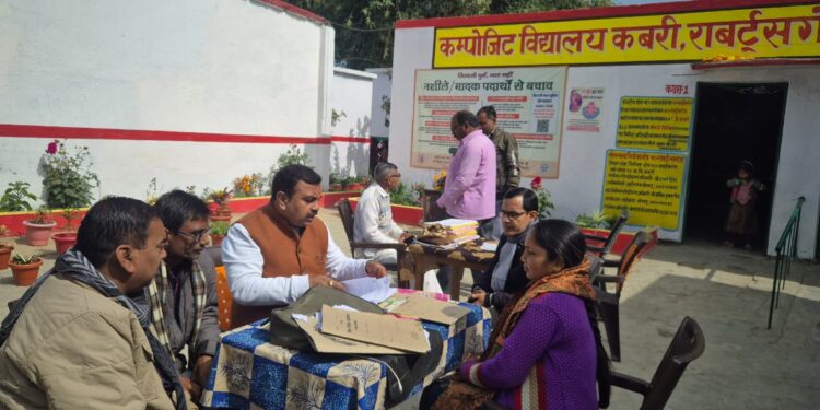 लोकतंत्र का सबसे बड़ा उपहार है मतदाता बनना: डॉक्टर धर्मवीर तिवारी।।