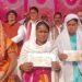 समाजवादी पार्टी का प्रतिनिधिमंडल सोमवार को सोनभद्र पहुंचा। सपा राष्ट्रीय अध्यक्ष अखिलेश यादव के निर्देश पर पहुंचे प्रतिनिधिमंडल ने पीड़ित परिवारों से मुलाकात कर शोक संवेदना व्यक्त