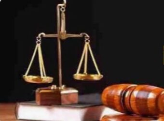गरीब परिवार को बेघर करने के 11 दोषियों को 2-2 वर्ष की कैद।।