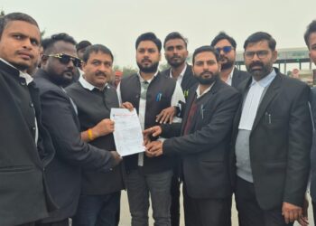 दुद्धी के अधिवक्ताओं में आक्रोश, टोल प्लाजा घटना पर सौंपा गया ज्ञापन।।