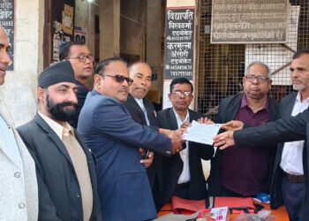 दुद्धी बार एसोसिएशन चुनाव: नामांकन बिक्री से बढ़ी सरगर्मी, अध्यक्ष पद पर कुलभूषण पांडे ने भरा पर्चा, मतदाता सूची अब तक जारी नहीं।
