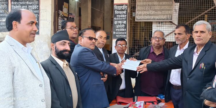 दुद्धी बार एसोसिएशन चुनाव: नामांकन बिक्री से बढ़ी सरगर्मी, अध्यक्ष पद पर कुलभूषण पांडे ने भरा पर्चा, मतदाता सूची अब तक जारी नहीं।