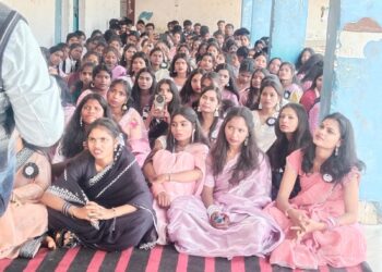 आदर्श रिहंद शिक्षा निकेतन एकेडमी में हवन पूजन के साथ हुई बारहवीं के छात्रों की विदाई।।