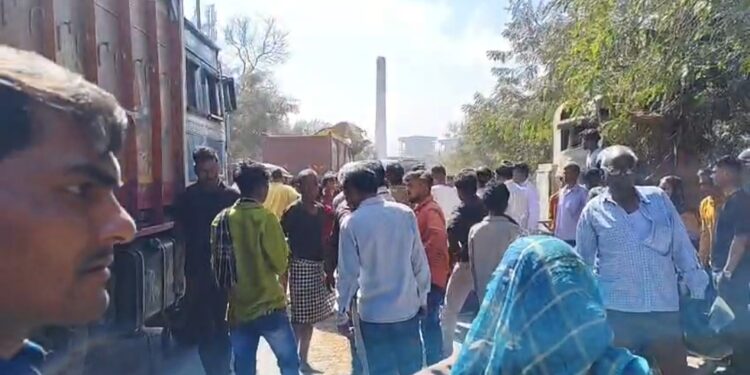 अज्ञात वाहन की चपेट में आने से एक व्यक्ति की हुई मौत।