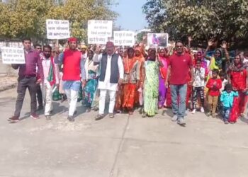 हर घर जल नल योजना में भ्रष्टाचार को लेकर सपा का प्रदर्शन।