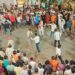 एक्कम के जुलूस में युवाओं ने किया हैरतअंगेज युद्ध कलाओं का प्रदर्शन।