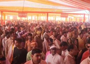 एक ही मंडप में 304 जोड़े बने जीवनसाथी – लेकिन कई सपने रह गए अधूरे।सामूहिक विवाह योजना के भव्य आयोजन के बीच उठे गंभीर सवाल, पात्र लाभार्थियों को अंतिम समय में बाहर किए जाने का आरोप।