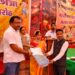 मेधावी छात्रों का सम्मान: समाजसेवी अमरेश तिवारी ने बढ़ाया बच्चों का हौसला ।