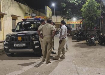बाइक सवार युवक को पिकअप ने मारी टक्कर,हालत गंभीर,रेफर।