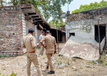कबाड़ी एव नशेड़ियों के आतंक से आमजनमानस हकलाना, चोरी की घटना में इजाफा।