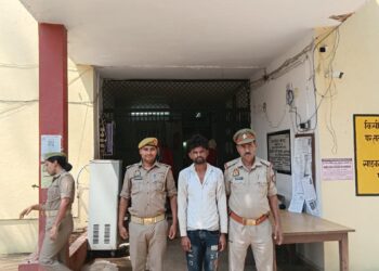 यूपी से एमपी में विदेशी शराब की तस्करी का मामला रुका नही अब देशी शराब की खेप के साथ युवक गिरफ्तार।