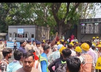 एनटीपीसी रिहंद में श्रमिकों का हंगामा, सीआईएसएफ पर मारपीट व दुर्व्यवहार के आरोप ।।