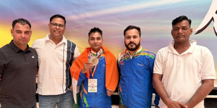 हिण्डालको रेणुकूट के कर्मचारी रवि सिंह ने वर्ल्ड चैंपियनशिप में जीता रजत पदक देश का बढ़ाया मान ।