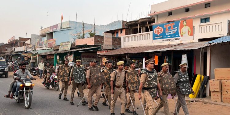बकरीद को लेकर म्योरपुर पुलिस ने किया पैदल मार्च।