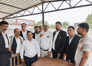 फर्जी अधिवक्ताओं एवं मुंशियों के विरुद्ध सोनभद्र बार एसोसिएशन एवं डिस्ट्रिक्ट बार एसोसिएशन का संयुक्त सघन जांच अभियान।