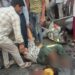 ट्रक की टक्कर से मां-बेटी गंभीर घायल, वाराणसी ट्रॉमा सेंटर रेफर।