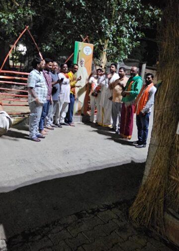 युवती ने घर मे लगाई फांसी।