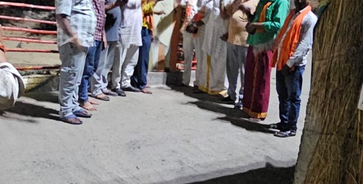 युवती ने घर मे लगाई फांसी।