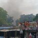 सामुदायिक स्वास्थ्य केंद्र के परिसर में घनी आबादी के बीच जलती रहीं दवाइयां, धुएं का उठा गुबार।