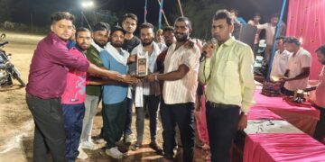 रोमांच से भरपूर फाइनल में पूर्वांचल आर्मी अनपरा बनी डोडहर प्रीमियर लीग की चैंपियन ।।
