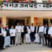 सदर तहसील के समक्ष अधिवक्ताओं ने नारेबाजी कर किया विरोध प्रदर्शन।