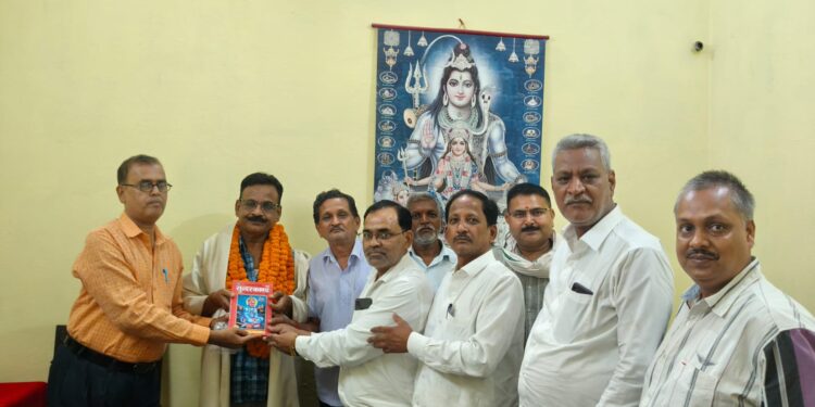 दी सोनभद्र टैक्स बार एसोसिएशन ने एडिशनल कमिश्नर उदय भान सिंह को भावभीनी विदाई दी