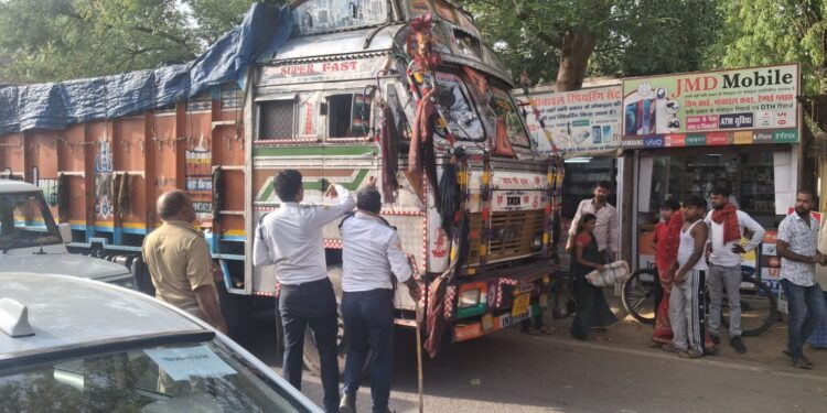 दुद्धी में जाम बना नासूर, प्रशासनिक व्यवस्था पर उठे सवाल।