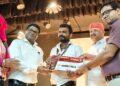 सासाराम मे आयोजित कार्यक्रम मे सम्मानित हुए विकास।