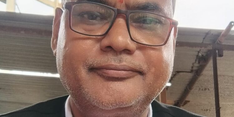 राकेश शरण मिश्र ने मेरठ के एसएसपी के विरुद्ध कठोर कार्रवाई की मांग की।