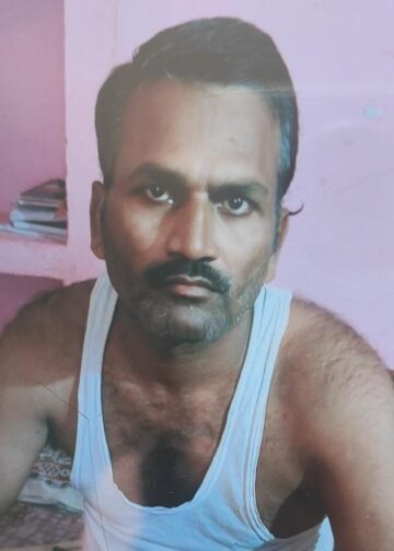 40 वर्षीय युवक ने घर में फांसी लगाकर की आत्महत्या, परिवार में मचा कोहराम।