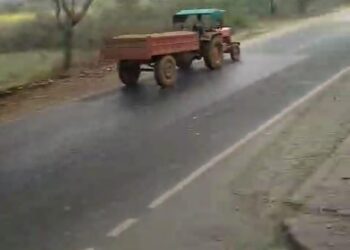 विंढमगंज वन क्षेत्र में बालू का अवैध खनन जारी।