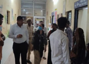 नवागत एसडीएम का सीएचसी दुद्धी में औचक निरीक्षण।
