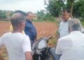 अतिक्रमित मार्ग को क्षेत्रीय लेखपाल ने कराया कब्जा मुक्त।