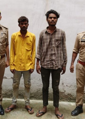 पिठ्ठू बैग में गांजा भरकर तस्करी कर रहे थे दो युवक, दुद्धी पुलिस ने घेराबंदी कर दबोचा।