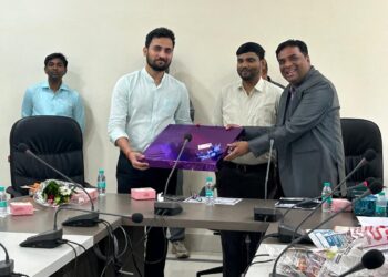इंडियन बैंक के जोनल मैनेजर ने पूर्व मध्य रेलवे (DTM)से की मुलाकात; रेल परिसर में लगेगा इंडियन बैंक एटीएम, कई योजनाओं पर बनी सहमति।
