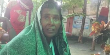 डायन बताकर वृद्धा से मारपीट, विरोध करने पर हाथ तोड़ने का आरोप।