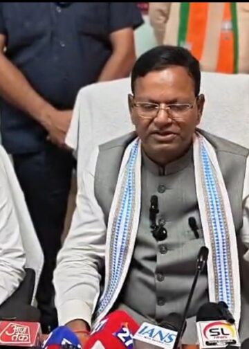 भाजपा प्रदेश अध्यक्ष पंकज चौधरी का जनपद में कार्यकर्ताओं ने जोरदार स्वागत किया ।