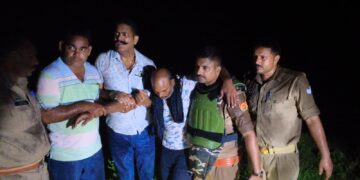 सोनभद्र पुलिस का बड़ा ऑपरेशन: मुठभेड़ में ₹25 हजार का इनामी लुटेरा गिरफ्तार, ₹62.22 लाख के लूटे गए आभूषण बरामद।