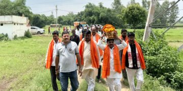 संत शिरोमणि गुरु रविदास जी की जयंती के उपलक्ष में काशी से चलकर आए कलश यात्रा का चोपन मंडल के विभिन्न स्थानों पर हुआ स्वागत ।