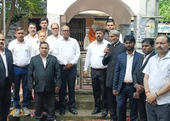 डिस्ट्रिक्ट बार एसोसिएशन, सोनभद्र के प्रांगण में हर्षोल्लास एवं गरिमापूर्ण वातावरण में मनाया गया स्वतंत्रता दिवस।
