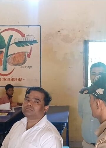 महुली के सरकारी विद्यालय में मजिस्ट्रेट की जांच, शौचालय से स्मार्ट क्लास तक मिलीं खामियां।