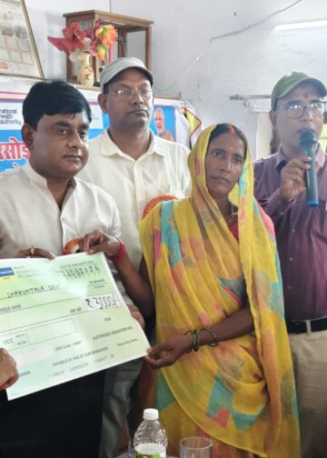 बीआरसी,दुद्धी में आयोजित हुआ “रसोइया सम्मान और कैशलैस चिकित्सा कार्ड वितरण समारोह”, अब इलाज के लिए नहीं होगा भटकना।