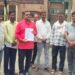 रोजगार सेवको के मांगो को लेकर जिलाधिकारी से  मिले प्रभात सिंह चंदेल।