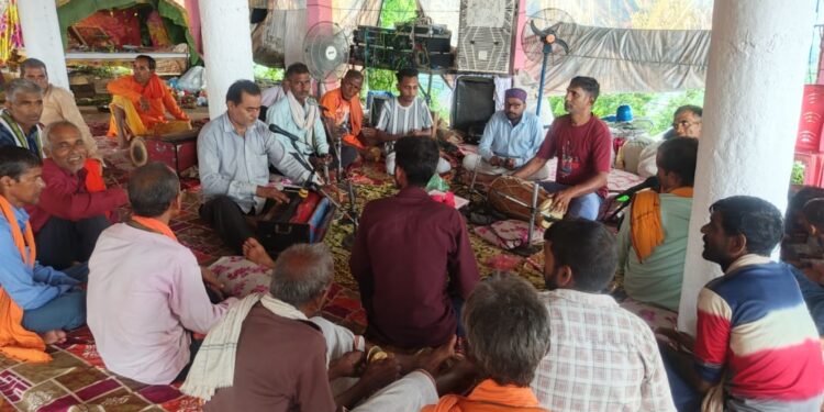 झंडेश्वर महादेव मंदिर में 24 घंटे का अखंड हरिकीर्तन संपन्न, भंडारे में उमड़ा श्रद्धालुओं का सैलाब ।।