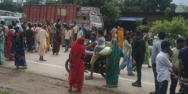 हाईवे पर दर्दनाक हादसा: पिकअप की चपेट में आने से आठ वर्षीय मासूम की मौत।