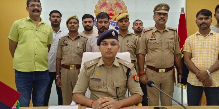 53 बंडलों में मिला 55.989 किलो गांजा, कार समेत करीब 35 लाख का माल बरामद; आरोपी पर पहले से दर्ज हैं 11 मुकदमे।