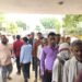म्योरपुर सीएचसी मे लगा मरीजों का मेला 4 डाक्टर पड़ रहे कम।