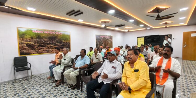 विहिप का 62वां स्थापना दिवस मनाया, हिंदू समाज को जागरूक रहने का आह्वान।