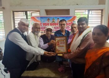 प्रभात सिंह चंदेल को सोन साहित्य रत्न व सुशील मिश्रा को मिला सोन संगीत रत्न।