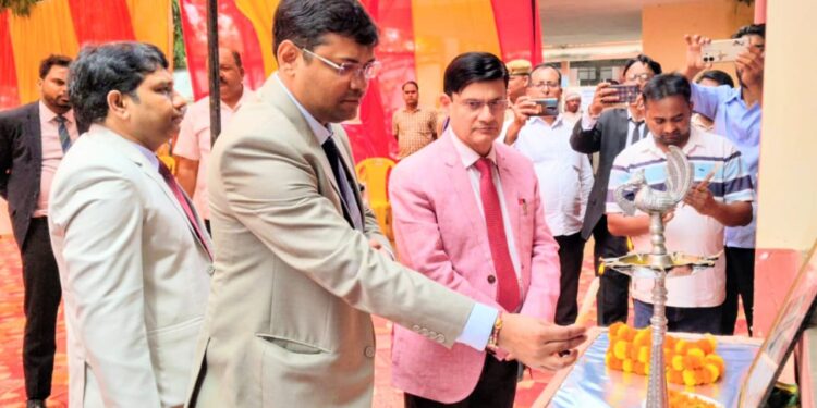 त्वरित न्याय ही नहीं सामाजिक प्रगाढ़ता को सिंचित कर रहा राष्ट्रीय लोक अदालत-ज़िला जज राम सुलीन सिंह ।